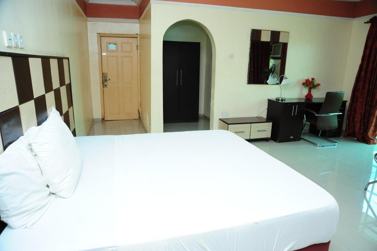 Richton Hotel And Suites Abeokuta Номер фото